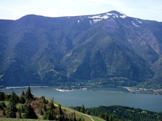 Mt Defiance and the Columbia River