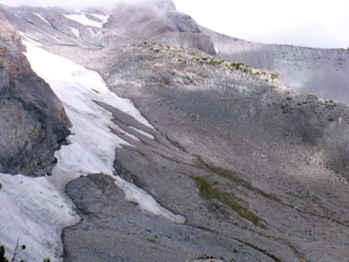I hiked up that middle ridge 10+ years ago and every thing above it was snow