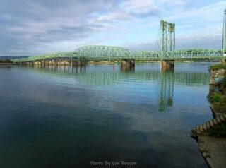 The walk goes under the I5 bridge
