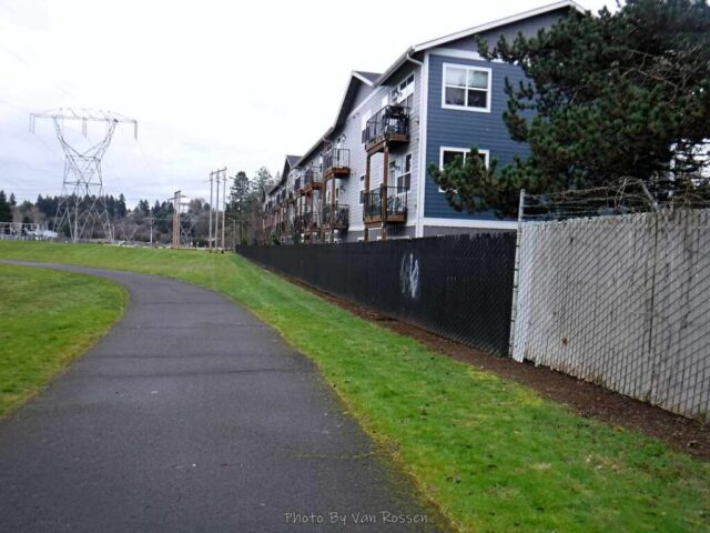 The housing come right up to the edge of the Greenway