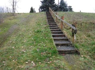 Up the stair to get back on the dike