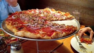 They make a good pizza and meatball sub sandwich